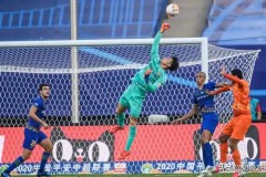 中超争冠悬念升级：蓉城绝平申花，韦世豪停赛海港受挫国安形势堪忧